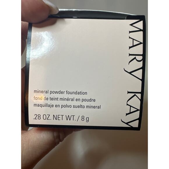 New MARY KAY‎ Mineral Powder Foundation- Bromze NIB .28 oz - Picture 2 of 6